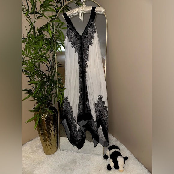 ROAMAN’S Black and White Paisley Maxi Dress - Picture 7 of 8
